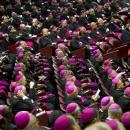 Encuentro con los obispos de todo el mundo, y entrega de libro DVC al Papa Francisco.